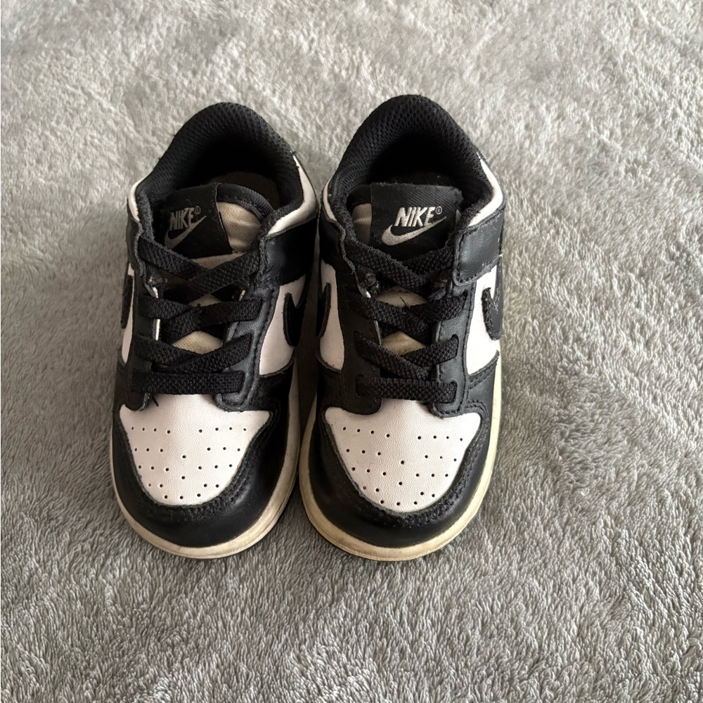 Nike Kids Sneakers in Black and White